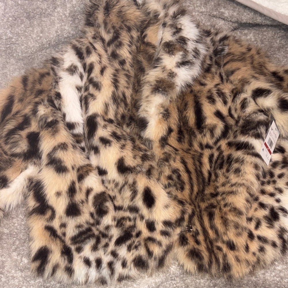 Leopard Print Faux Fur coat
